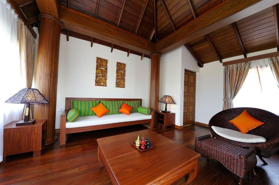 Jade Marina Resort And Spa Нгапали Екстериор снимка