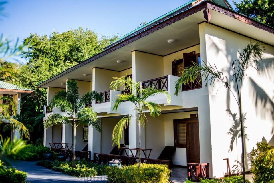 Jade Marina Resort And Spa Нгапали Екстериор снимка
