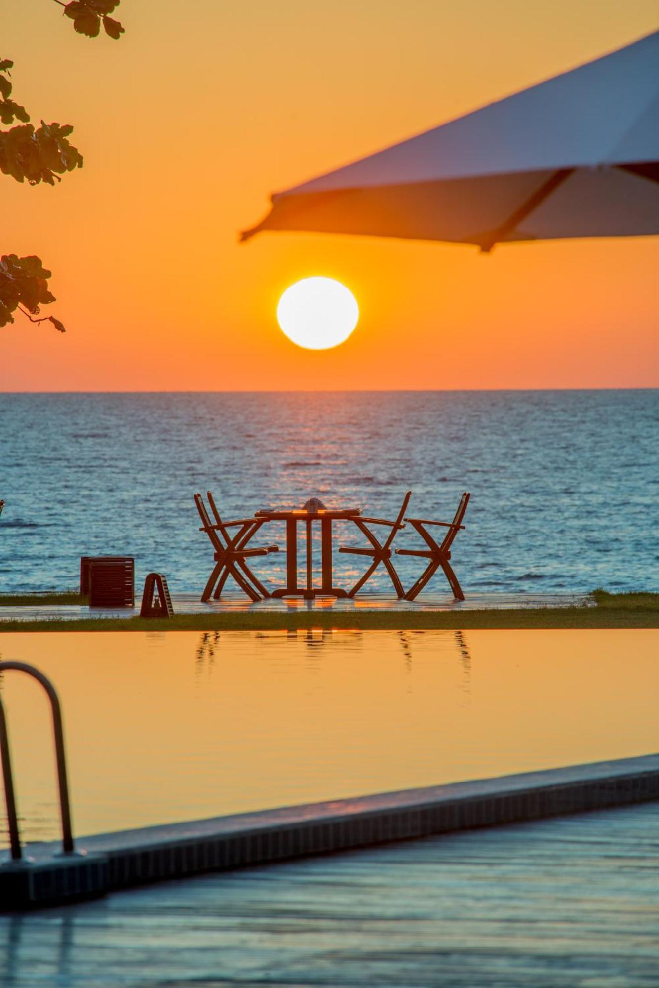 Jade Marina Resort And Spa Нгапали Екстериор снимка